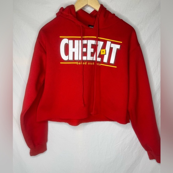 Red Cropped Cheez-It Hoodie Graphic Sweatshirt size Medium - Picture 2 of 8